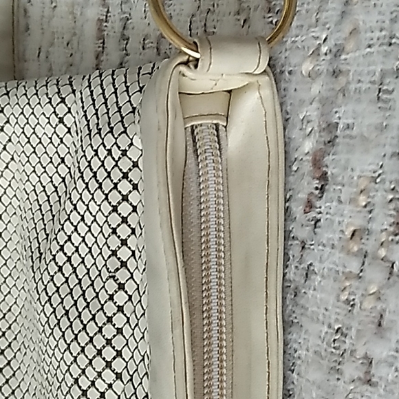 Whiting & Davis vintage metal mesh off-white crossbody purse bag - Picture 13 of 15